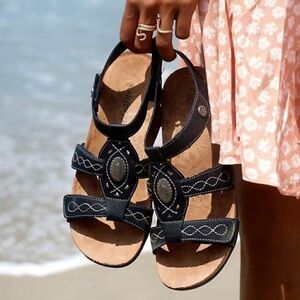 New! Bearpaw Ridley II Black Outdoor Faux Leather Cork Wide Sandals